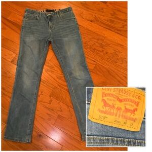 Levi's Slim Straight Jeans in Light Blue Denim